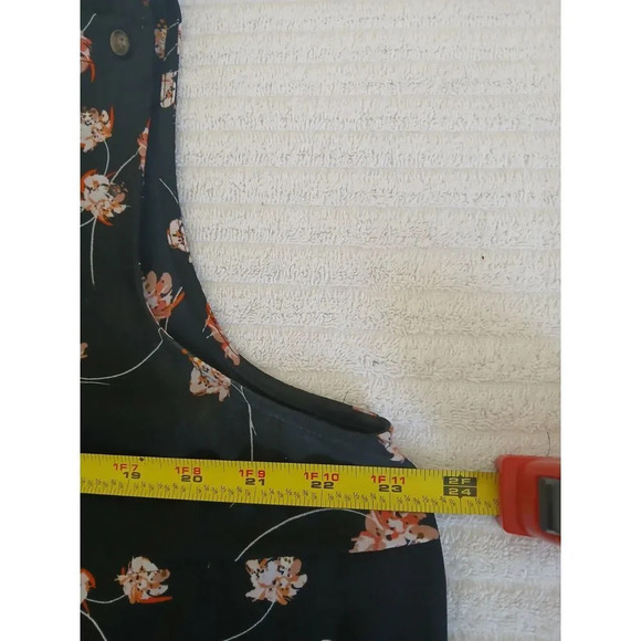 Who What Wear Size M Tank Top Sleeveless Black Floral - Picture 9 of 10